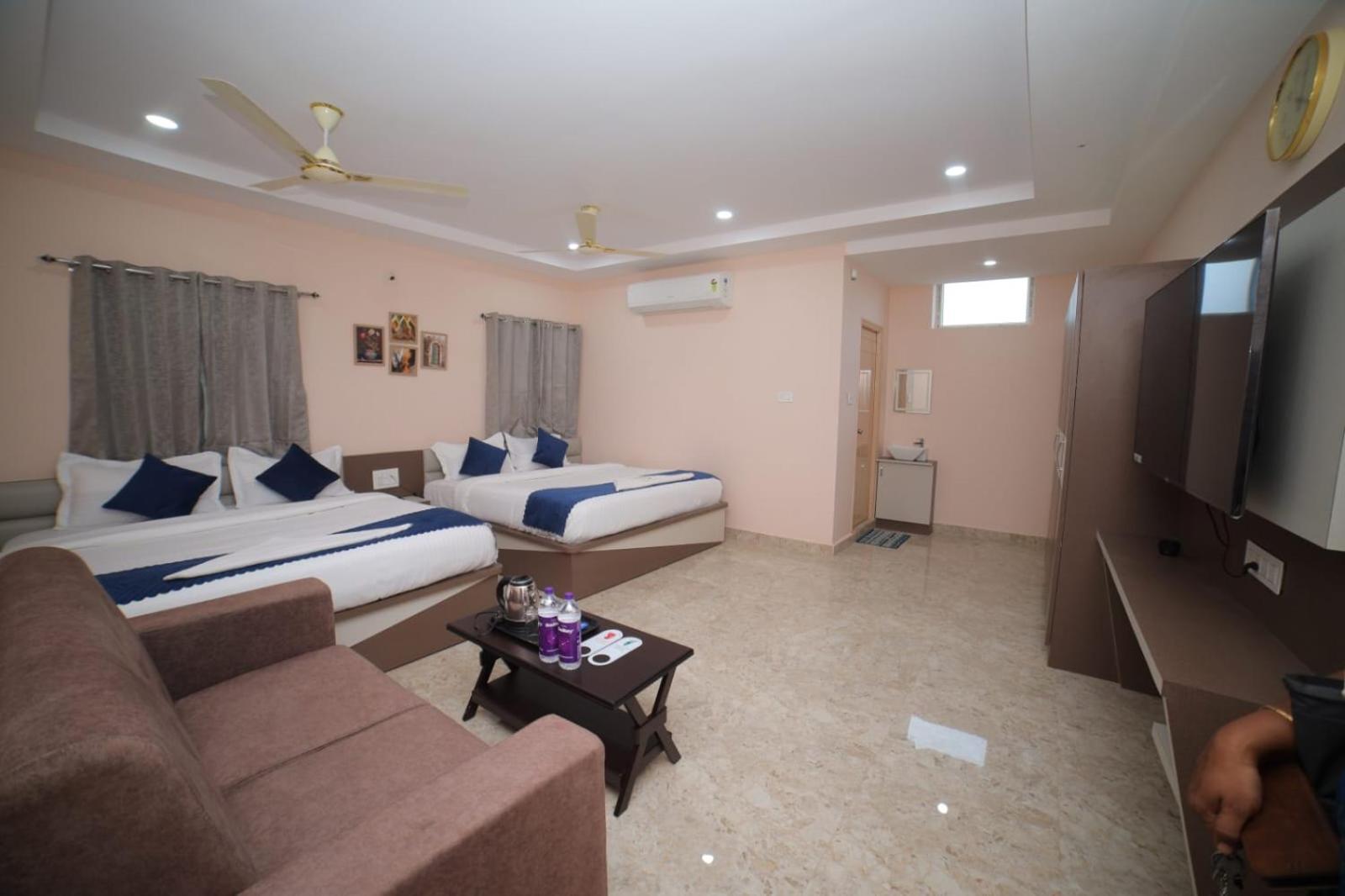Sri Ganesh Grand Hotel Tirupati Eksteriør billede