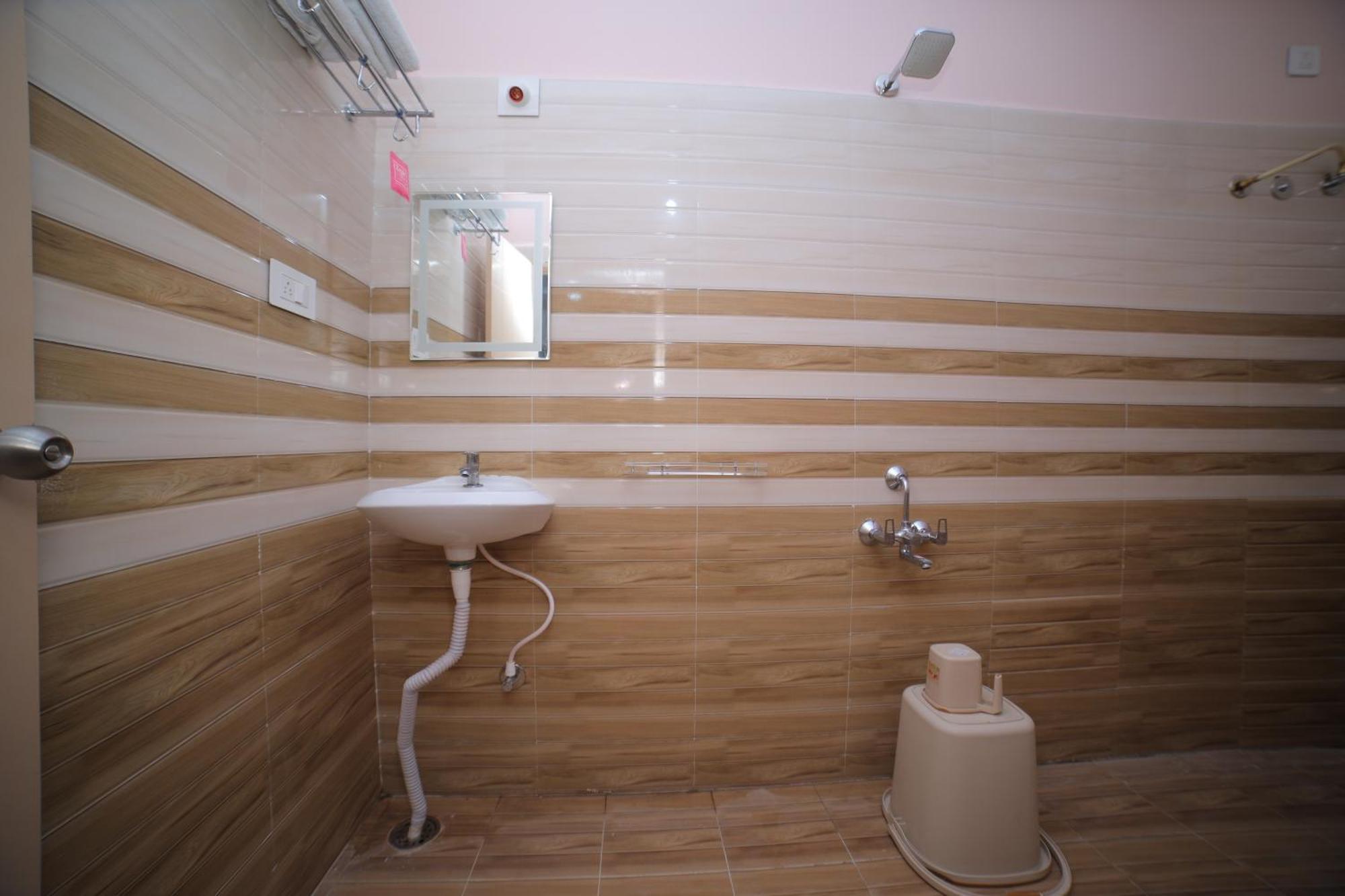 Sri Ganesh Grand Hotel Tirupati Eksteriør billede