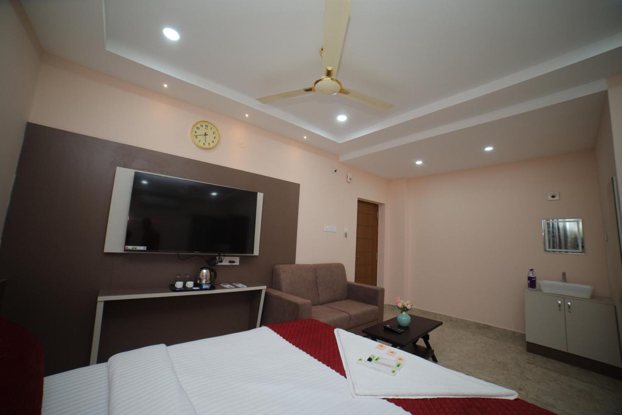 Sri Ganesh Grand Hotel Tirupati Eksteriør billede